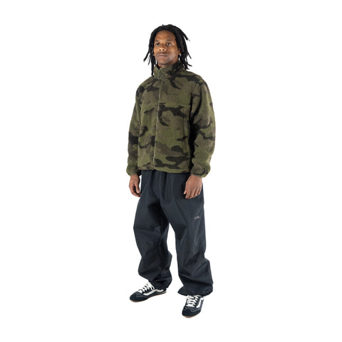 Howl Berber Fleece in Washed Camo – full length