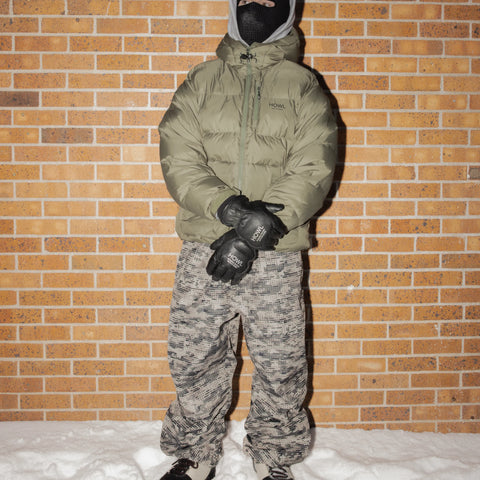 Howl Puffy Jacket in Army – lifestyle
