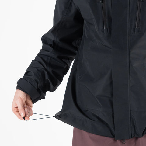 Howl Shell Jacket in Black – hem detail