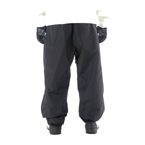 Howl Shell Pant in Black – back