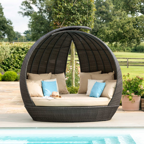 Maze Lotus Daybed