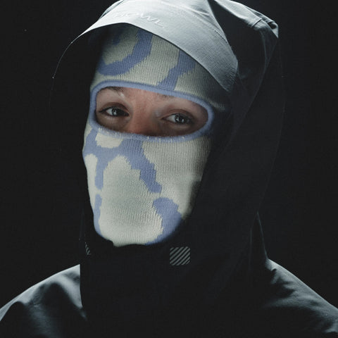 Howl Arcade Facemask in White/Blue – worn