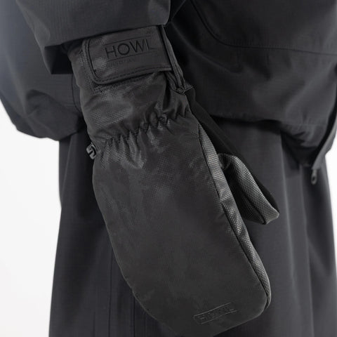 Howl Flyweight Mitt in Black Etched Camo – on hand