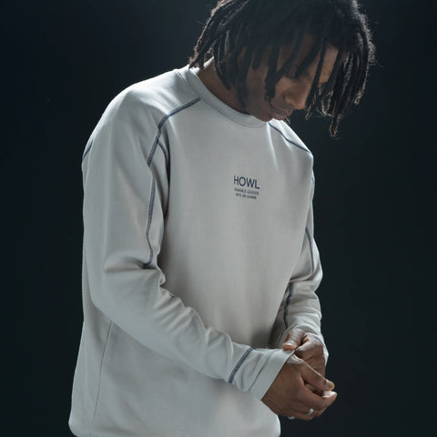 Howl Midweight Crew in Cream/Midnight – studio