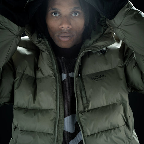 Howl Puffy Jacket in Army – studio