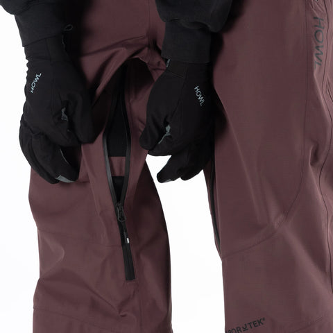 Howl Shell Pant in Plum – vent detail