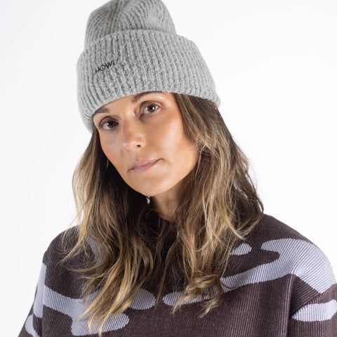 Howl Spreckle Beanie in Grey – worn
