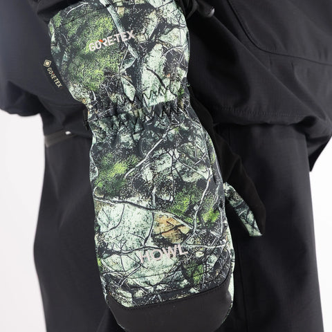 Howl Team GORE-TEX Mitt in Real Tree – on hand